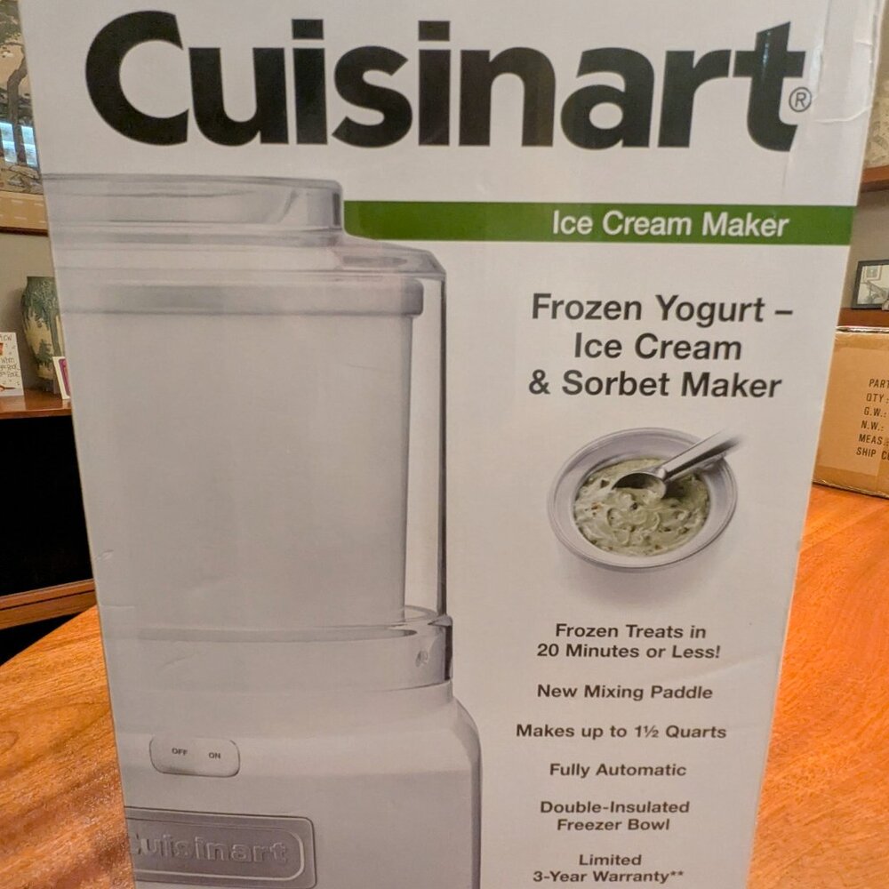 Cuisinart ICE-21 Frozrn Yogurt - Ice Cream & Sorbet Maker - New in Box